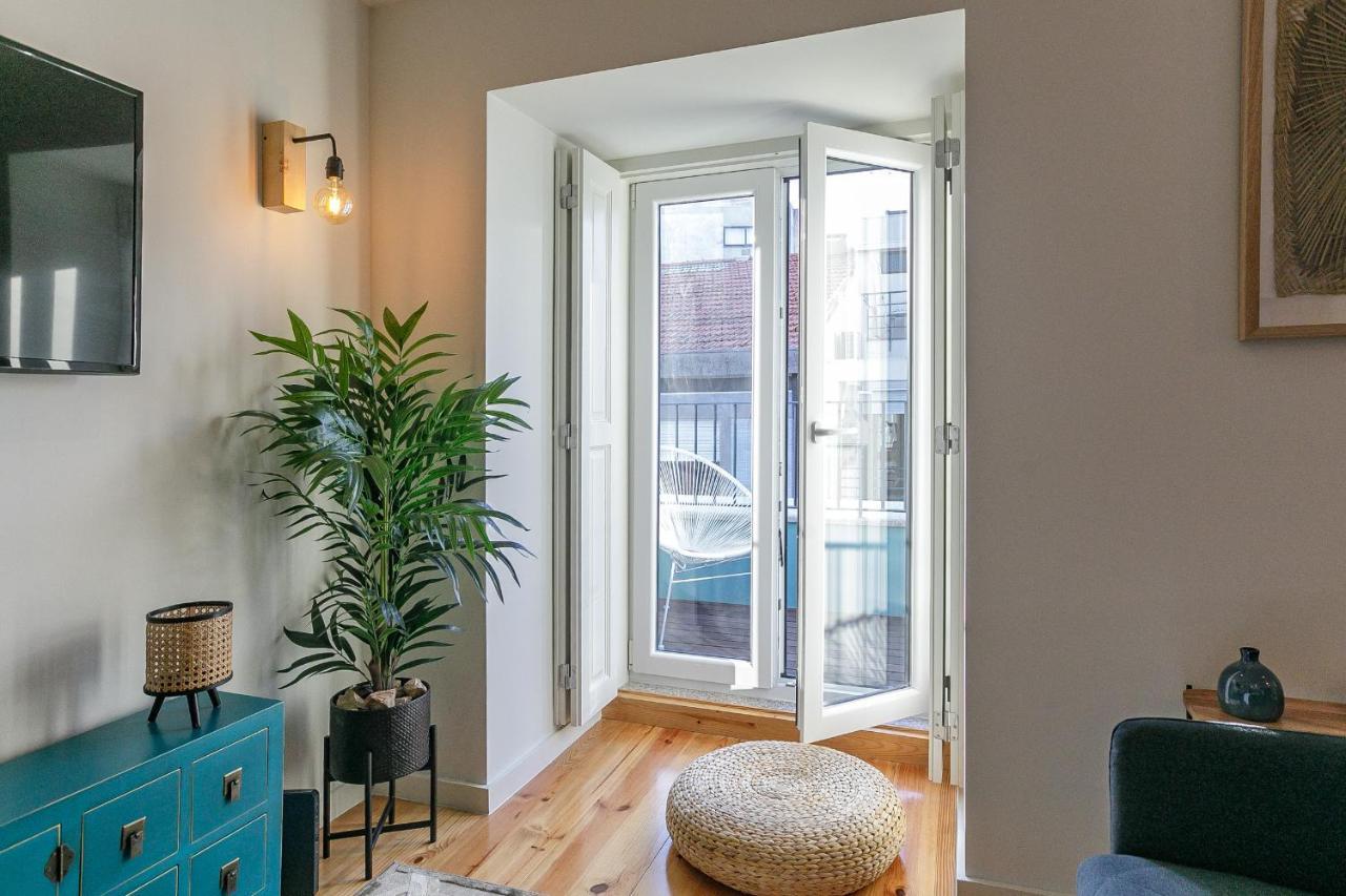 Lovelystay - Downtown Studio With Pool, Ac And Balcony Porto Kültér fotó