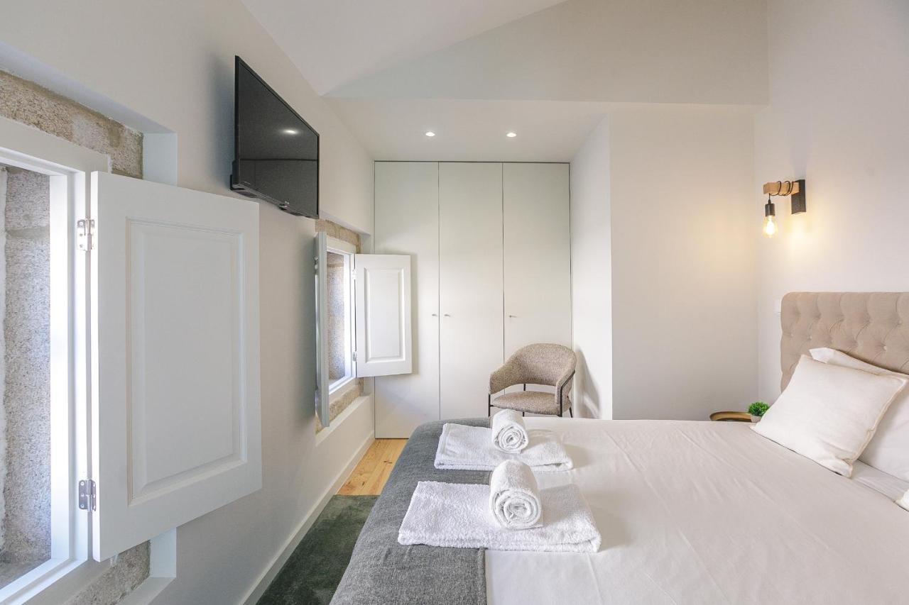 Lovelystay - Downtown Studio With Pool, Ac And Balcony Porto Kültér fotó