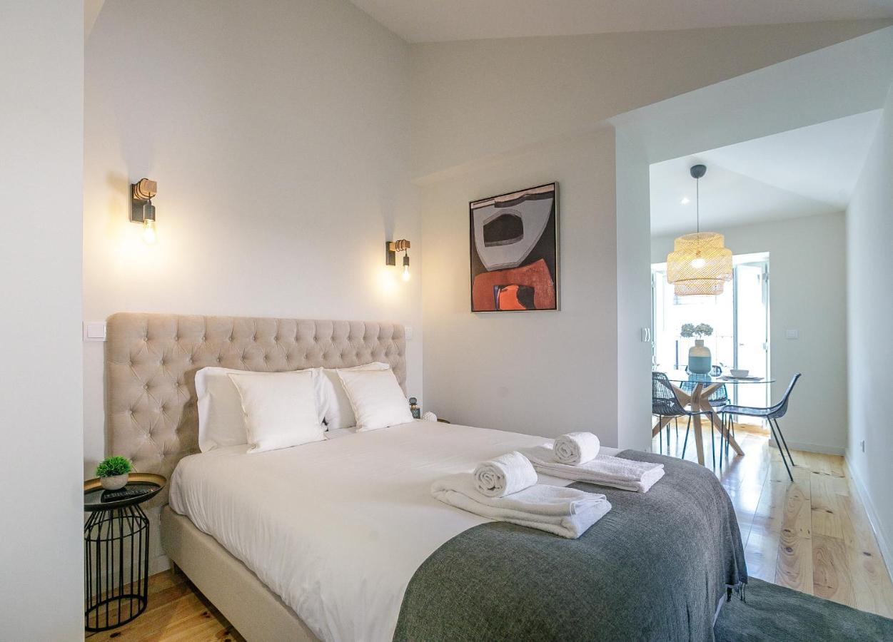 Lovelystay - Downtown Studio With Pool, Ac And Balcony Porto Kültér fotó