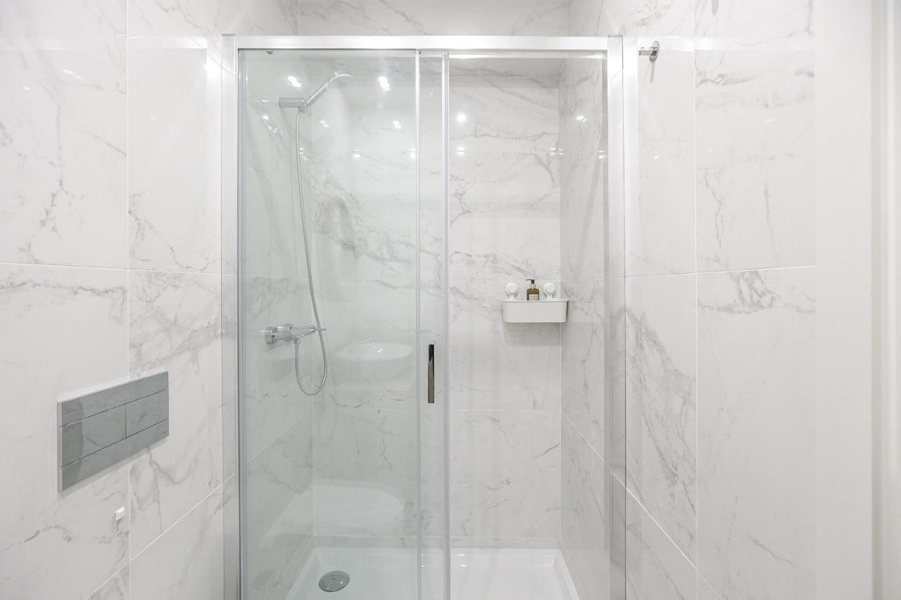 Lovelystay - Downtown Studio With Pool, Ac And Balcony Porto Kültér fotó
