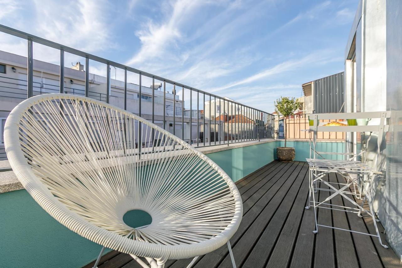 Lovelystay - Downtown Studio With Pool, Ac And Balcony Porto Kültér fotó