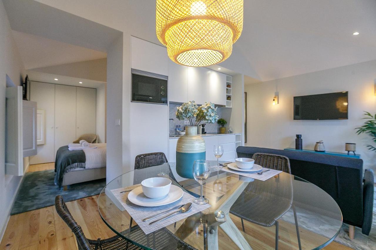 Lovelystay - Downtown Studio With Pool, Ac And Balcony Porto Kültér fotó